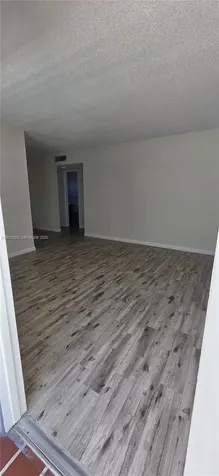 30 SE 4th Avenue Hallandale Beach FL 33009