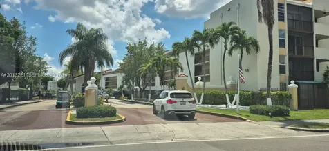 8870 Fontainebleau Boulevard Miami FL 33172
