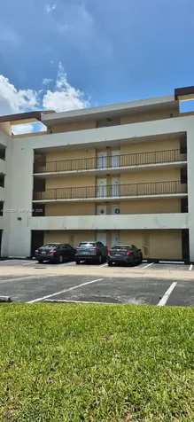 8870 Fontainebleau Boulevard Miami FL 33172