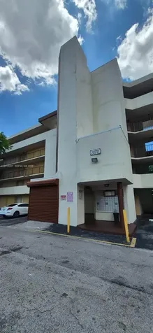8870 Fontainebleau Boulevard Miami FL 33172