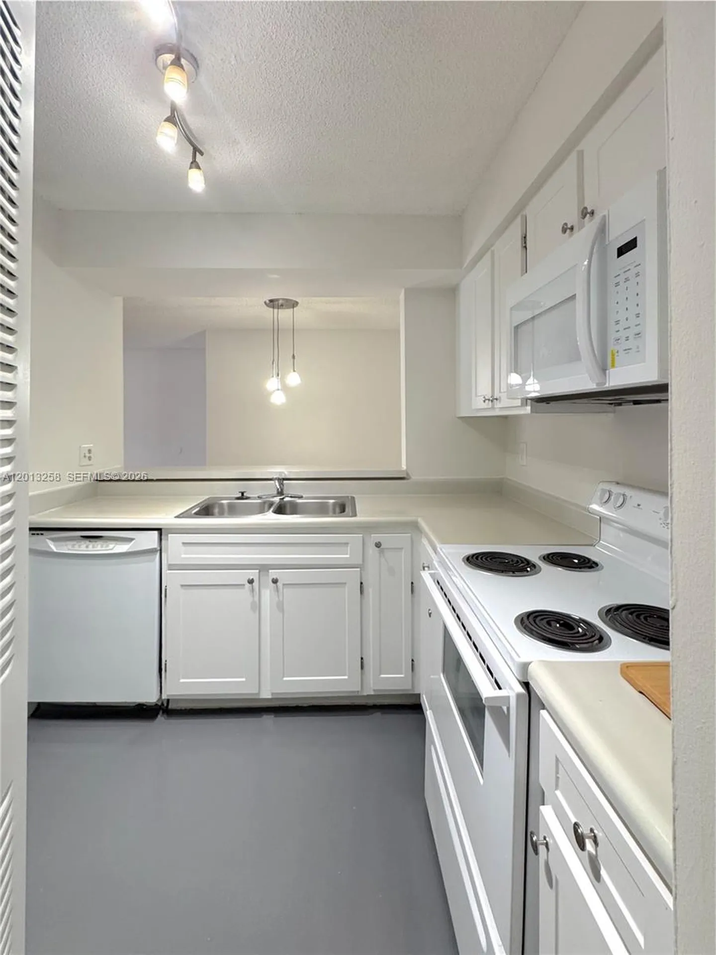 1281 SW 46th Avenue Pompano Beach FL 33069