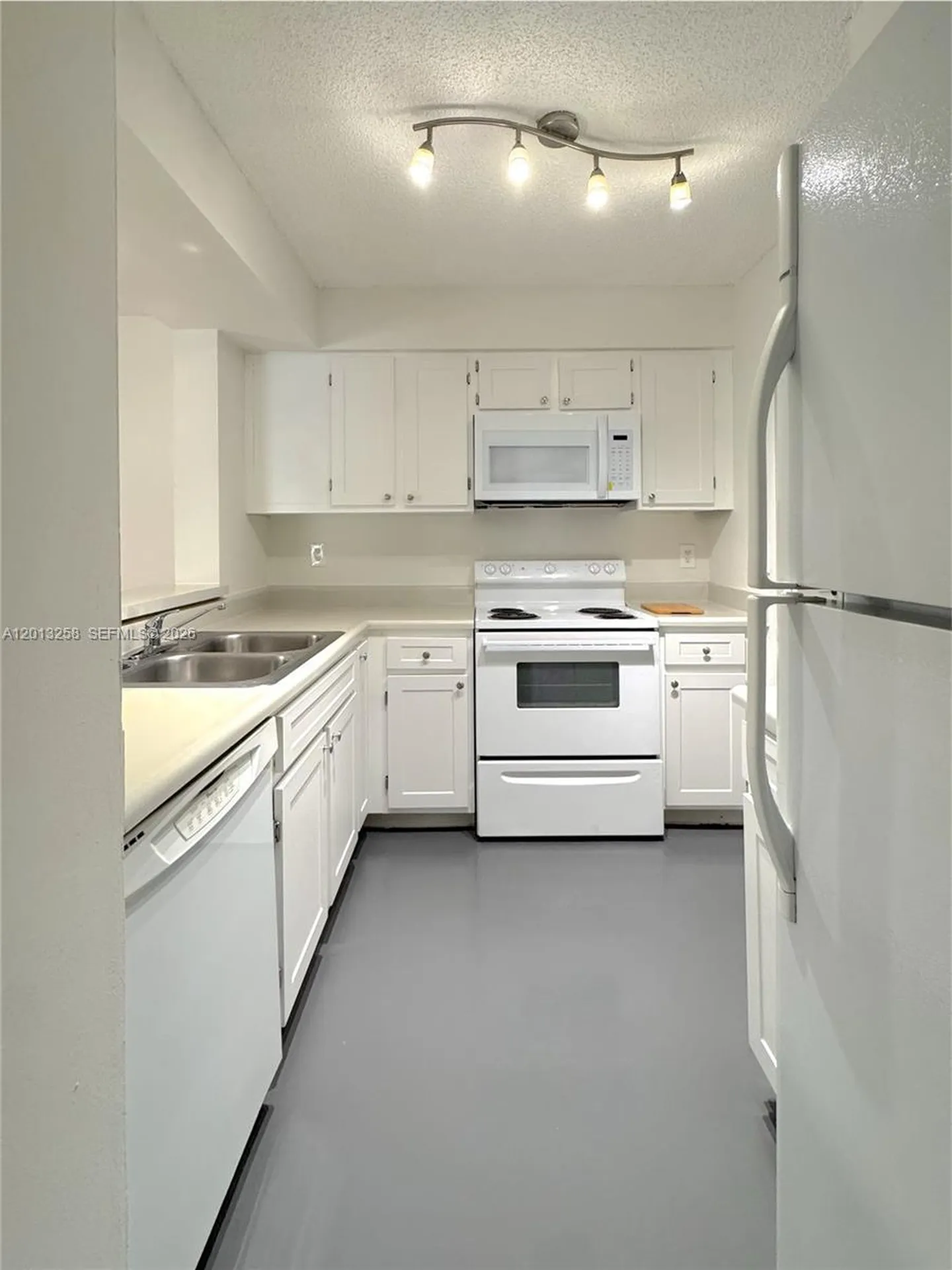 1281 SW 46th Avenue Pompano Beach FL 33069
