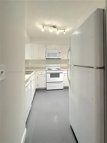 1281 SW 46th Avenue Pompano Beach FL 33069