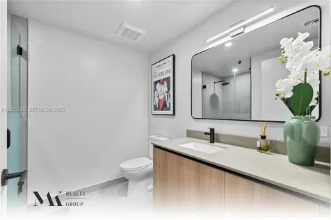 121 NE 5th Street Miami FL 33132
