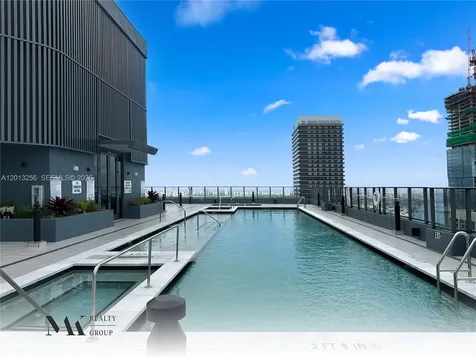 121 NE 5th Street Miami FL 33132