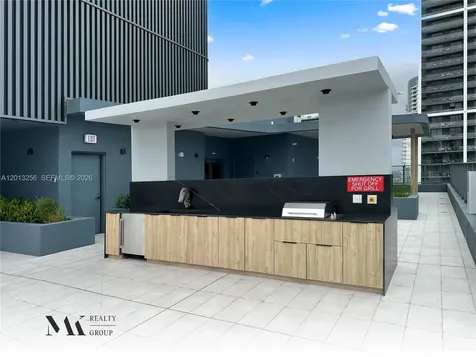 121 NE 5th Street Miami FL 33132