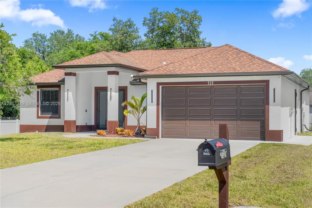 717 Zendor Avenue Fort Myers FL 33913
