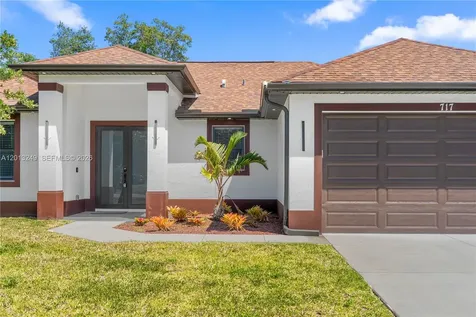 717 Zendor Avenue Fort Myers FL 33913