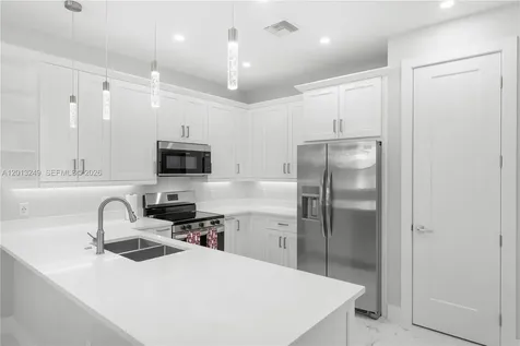 717 Zendor Avenue Fort Myers FL 33913