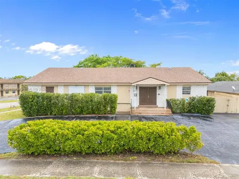 359 10th Street Lake Park FL 33403
