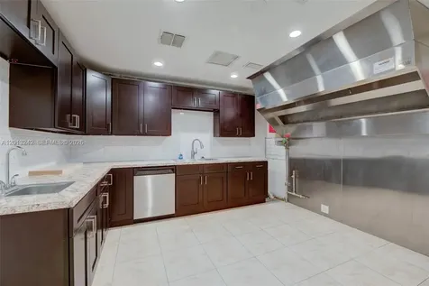 359 10th Street Lake Park FL 33403