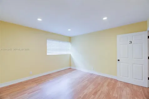 359 10th Street Lake Park FL 33403