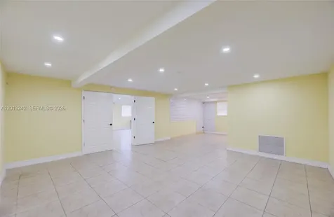 359 10th Street Lake Park FL 33403