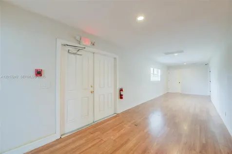 359 10th Street Lake Park FL 33403