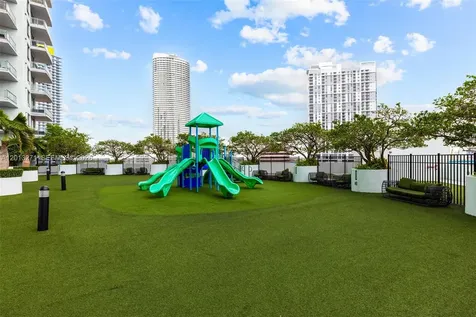 90 SW 3rd Street Miami FL 33130