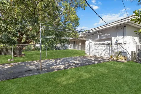 427 Grand Concourse Miami Shores FL 33138
