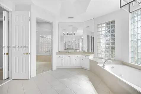 2553 Jardin Manor Weston FL 33327