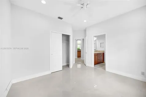 2553 Jardin Manor Weston FL 33327