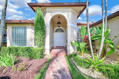2553 Jardin Manor Weston FL 33327