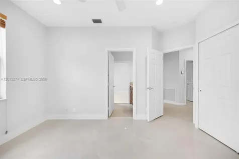 2553 Jardin Manor Weston FL 33327