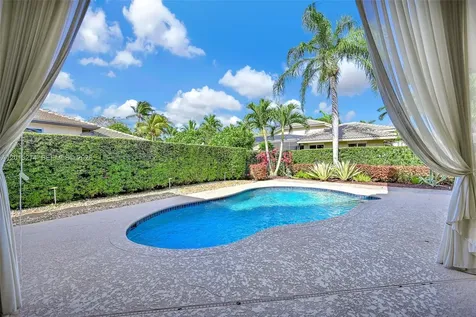 2553 Jardin Manor Weston FL 33327