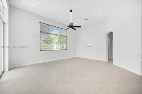 2553 Jardin Manor Weston FL 33327