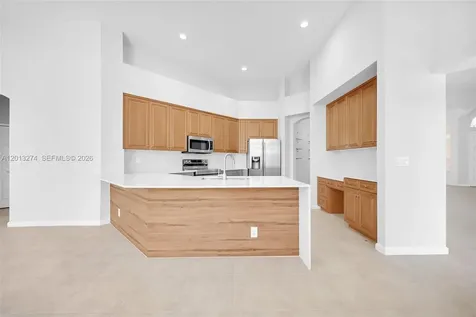 2553 Jardin Manor Weston FL 33327