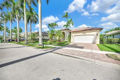 2553 Jardin Manor Weston FL 33327