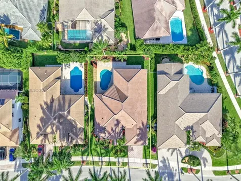 2553 Jardin Manor Weston FL 33327