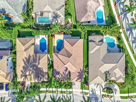 2553 Jardin Manor Weston FL 33327