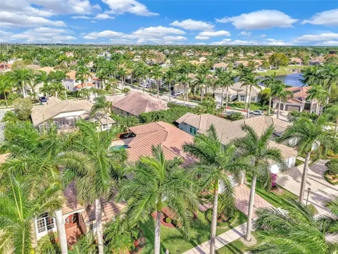 2553 Jardin Manor Weston FL 33327