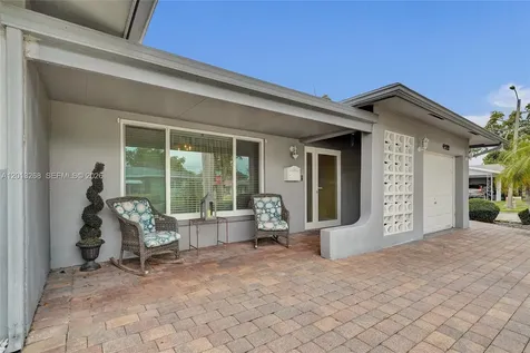 4722 NW 44th Court Tamarac FL 33319