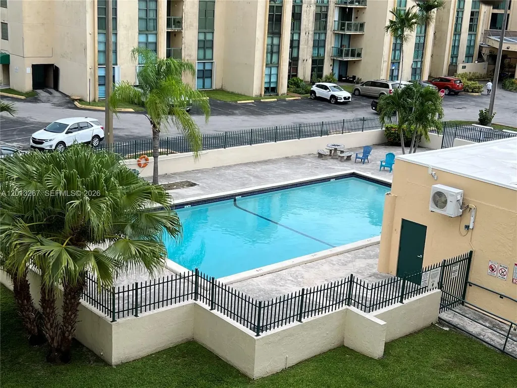 2075 SW 122nd Avenue Miami FL 33175