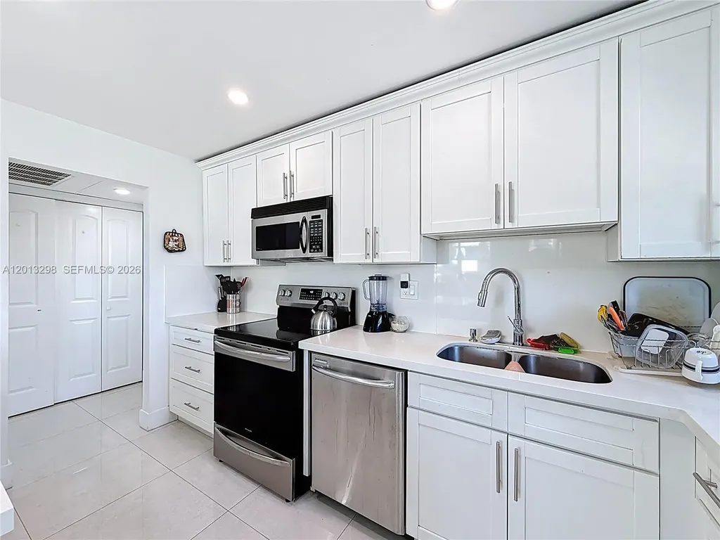 2751 Taft Street Hollywood FL 33020