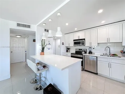 2751 Taft Street Hollywood FL 33020