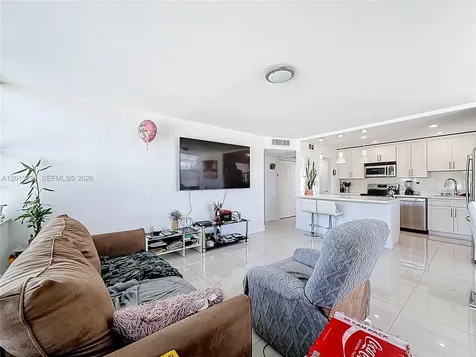 2751 Taft Street Hollywood FL 33020