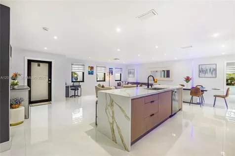15331 Turnbull Drive Miami Lakes FL 33014