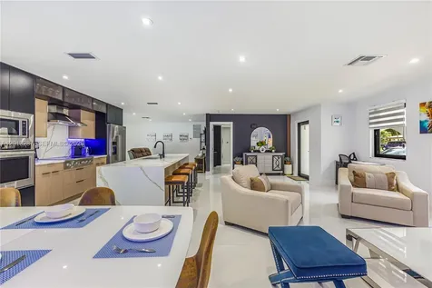 15331 Turnbull Drive Miami Lakes FL 33014