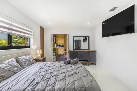 15331 Turnbull Drive Miami Lakes FL 33014