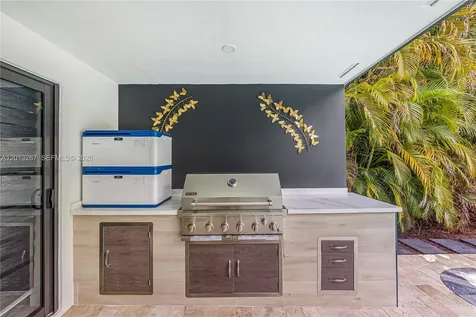 15331 Turnbull Drive Miami Lakes FL 33014