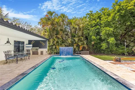15331 Turnbull Drive Miami Lakes FL 33014