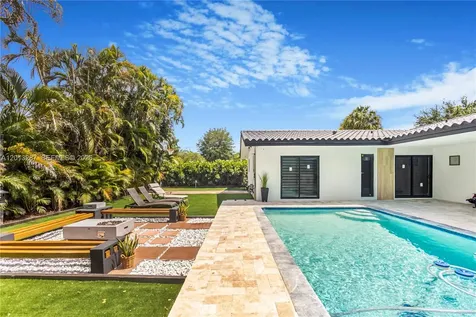 15331 Turnbull Drive Miami Lakes FL 33014