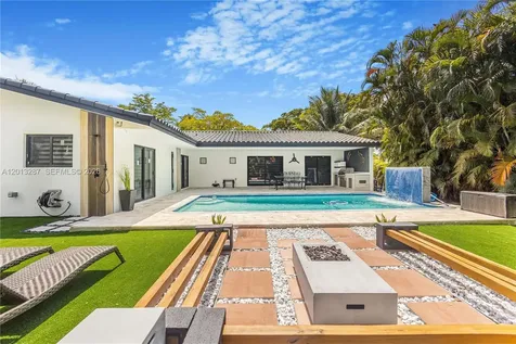 15331 Turnbull Drive Miami Lakes FL 33014