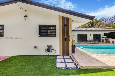 15331 Turnbull Drive Miami Lakes FL 33014