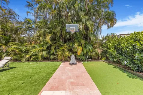 15331 Turnbull Drive Miami Lakes FL 33014