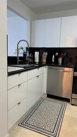5555 Collins Avenue Miami Beach FL 33140