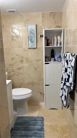 5555 Collins Avenue Miami Beach FL 33140