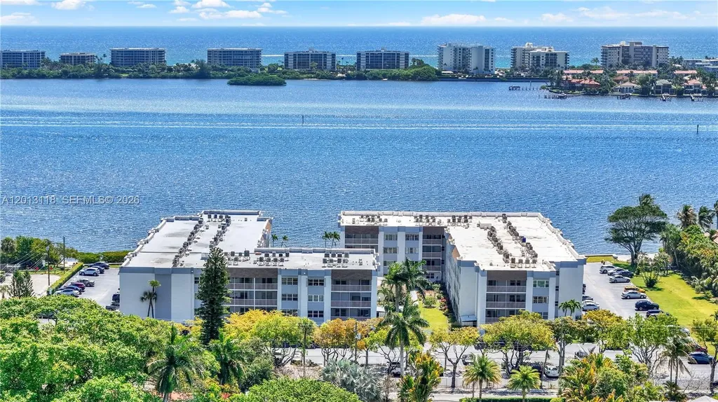 1516 S Lakeside Drive Lake Worth FL 33460