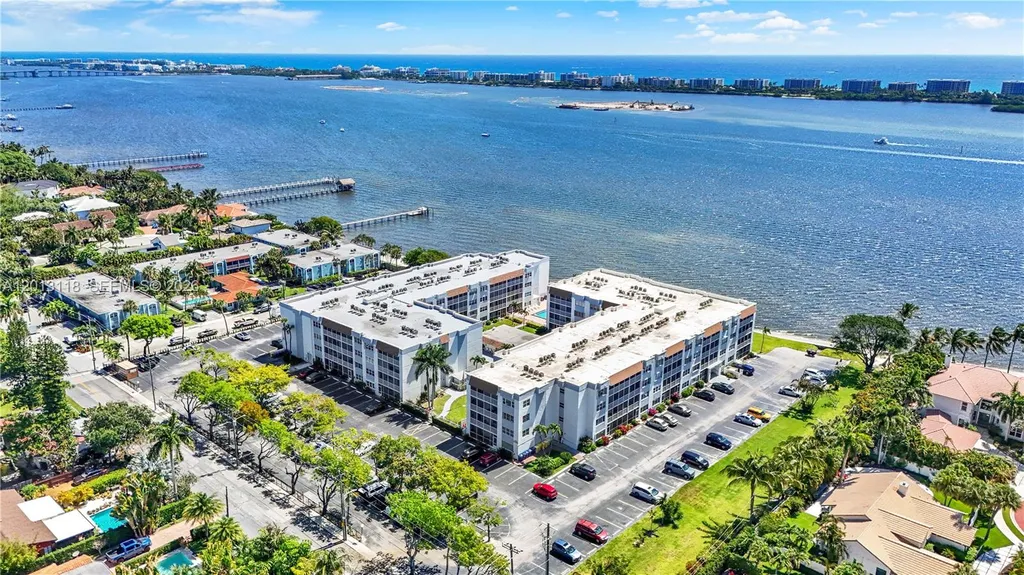 1516 S Lakeside Drive Lake Worth FL 33460