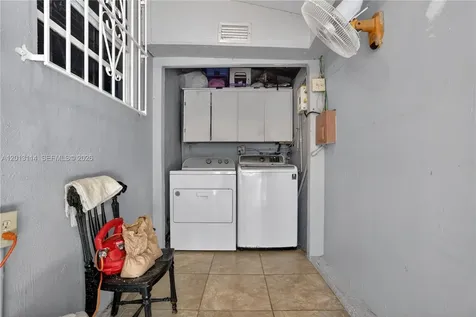 2450 NW 32nd Street Miami FL 33142